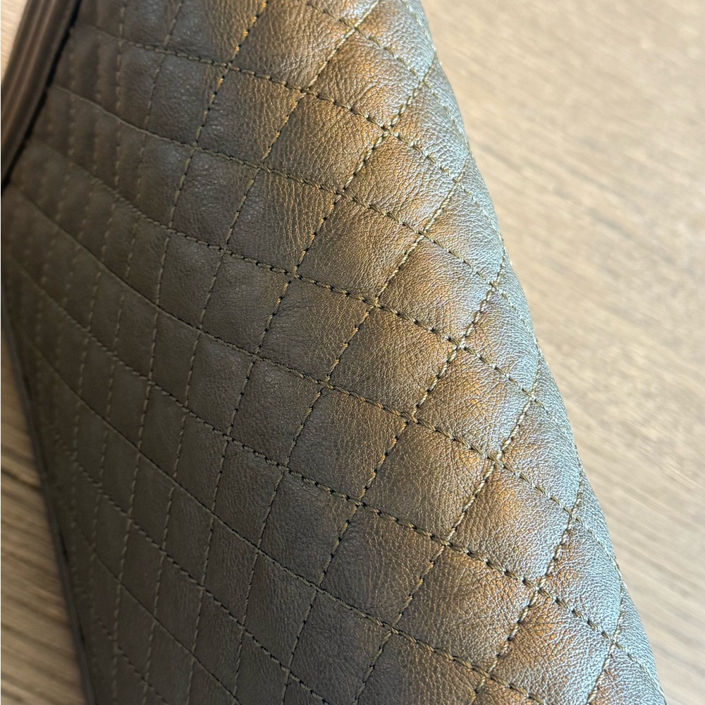 Chanel Large Boy Bag - Picture 4 of 17
